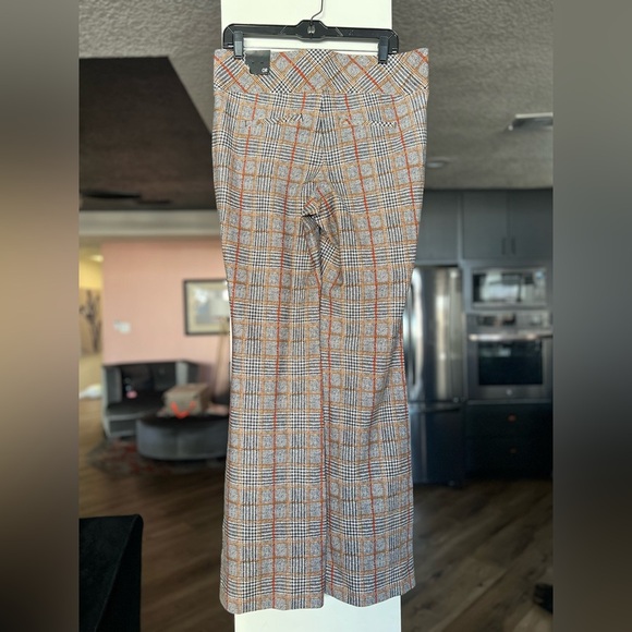 Torrid Pocket Pixie Flare Studio Luxe Ponte High-Rise Pants sz L NWT - Picture 3 of 5